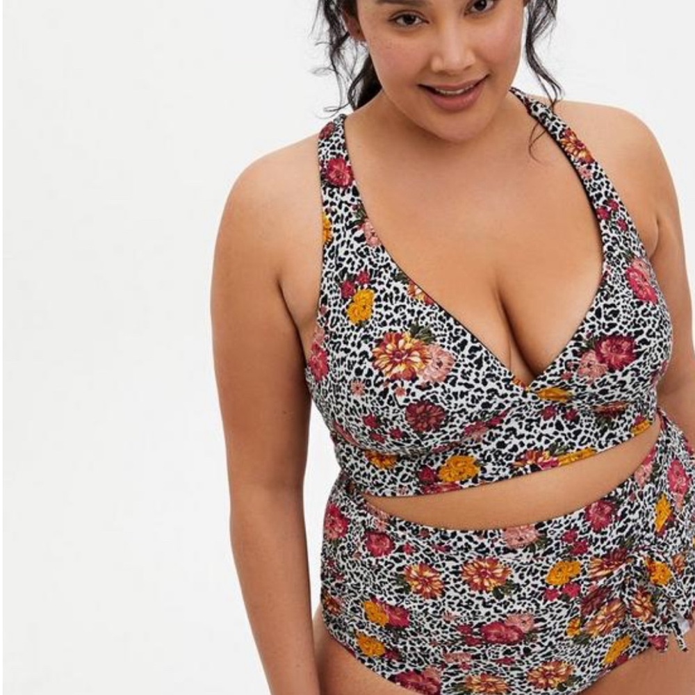 QUICK SALE 💕 NWT TORRID reversible bikini size 1X 14–16